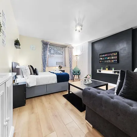Appartamento Flat In The Heart Of Holland Park Londra Esterno foto